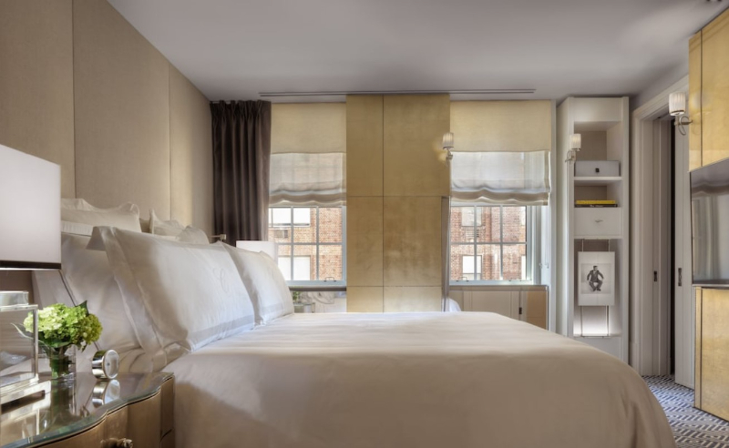 Luxury Hotel Interior Designs in New York_The Carlyle Hotel_Bedroom Design